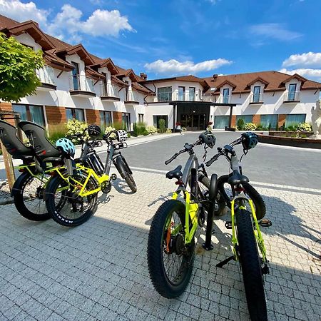 Hotel Sebory Пшасниш Екстериор снимка