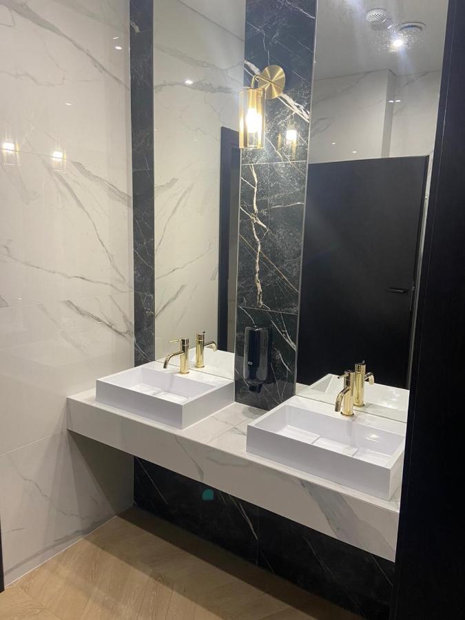 Hotel Sebory Пшасниш Екстериор снимка