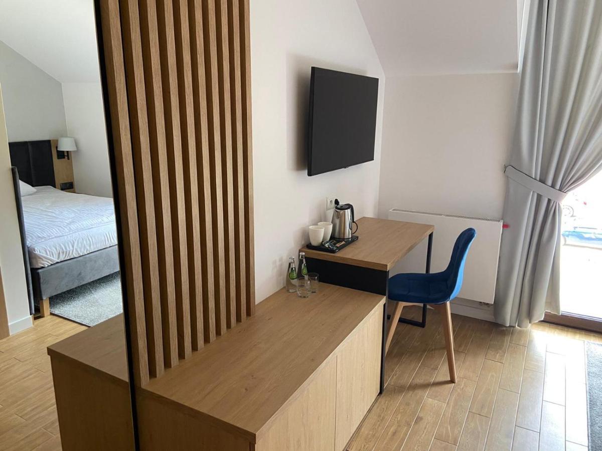 Hotel Sebory Пшасниш Екстериор снимка