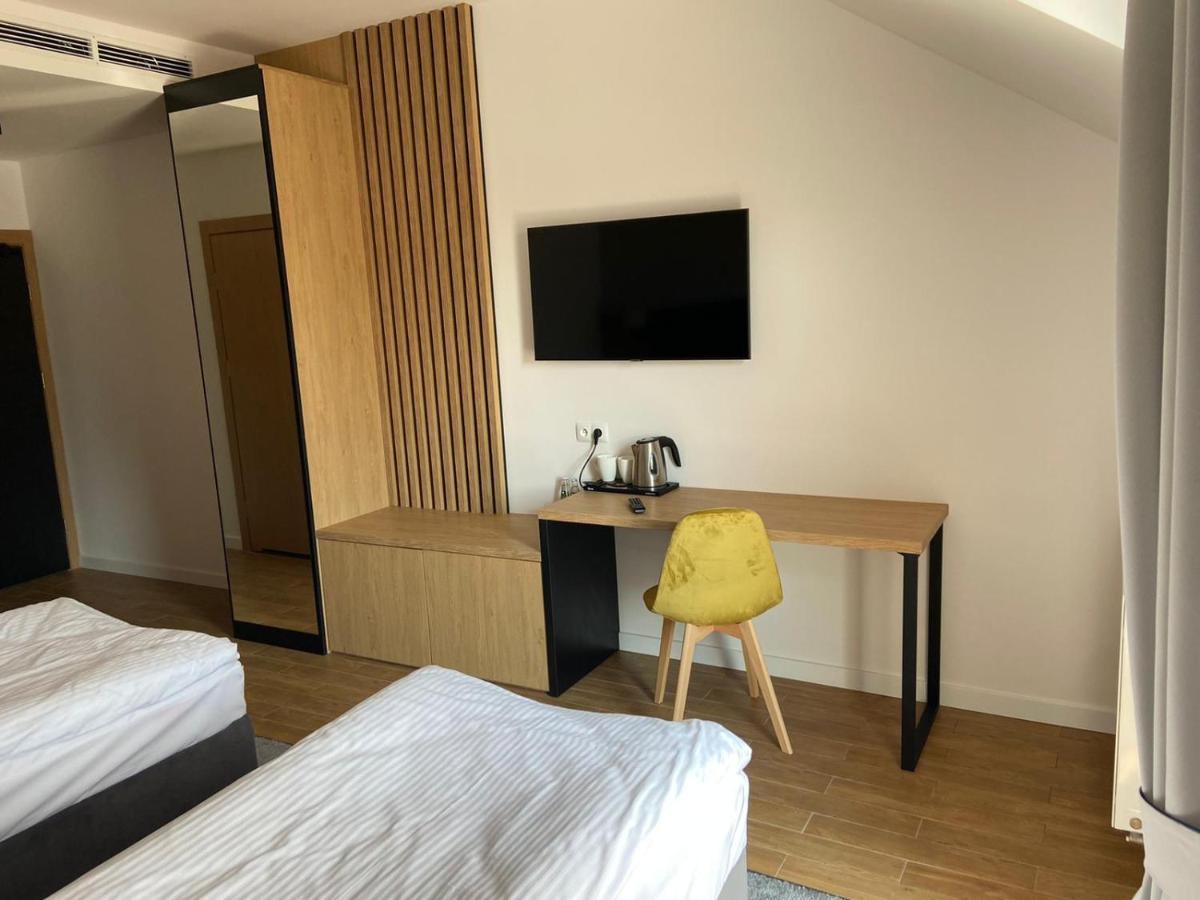 Hotel Sebory Пшасниш Екстериор снимка