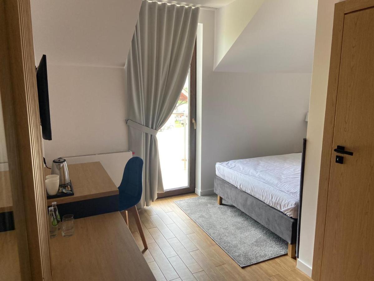 Hotel Sebory Пшасниш Екстериор снимка