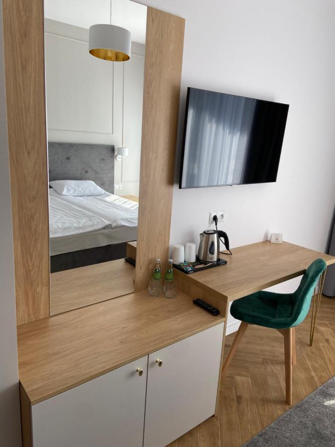 Hotel Sebory Пшасниш Екстериор снимка