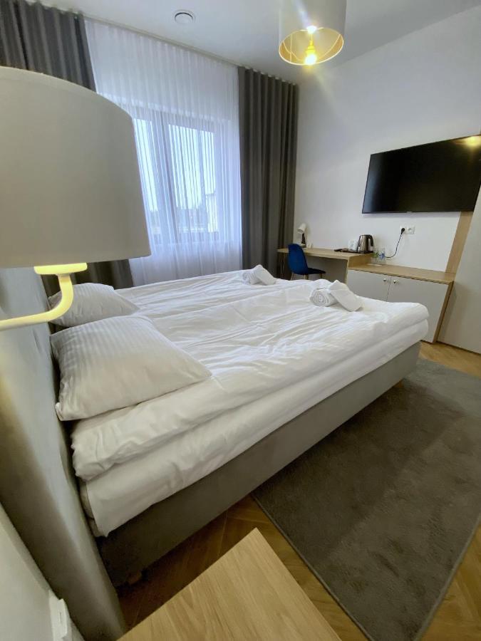 Hotel Sebory Пшасниш Екстериор снимка