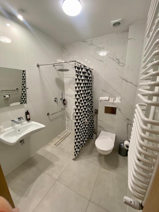 Hotel Sebory Пшасниш Екстериор снимка