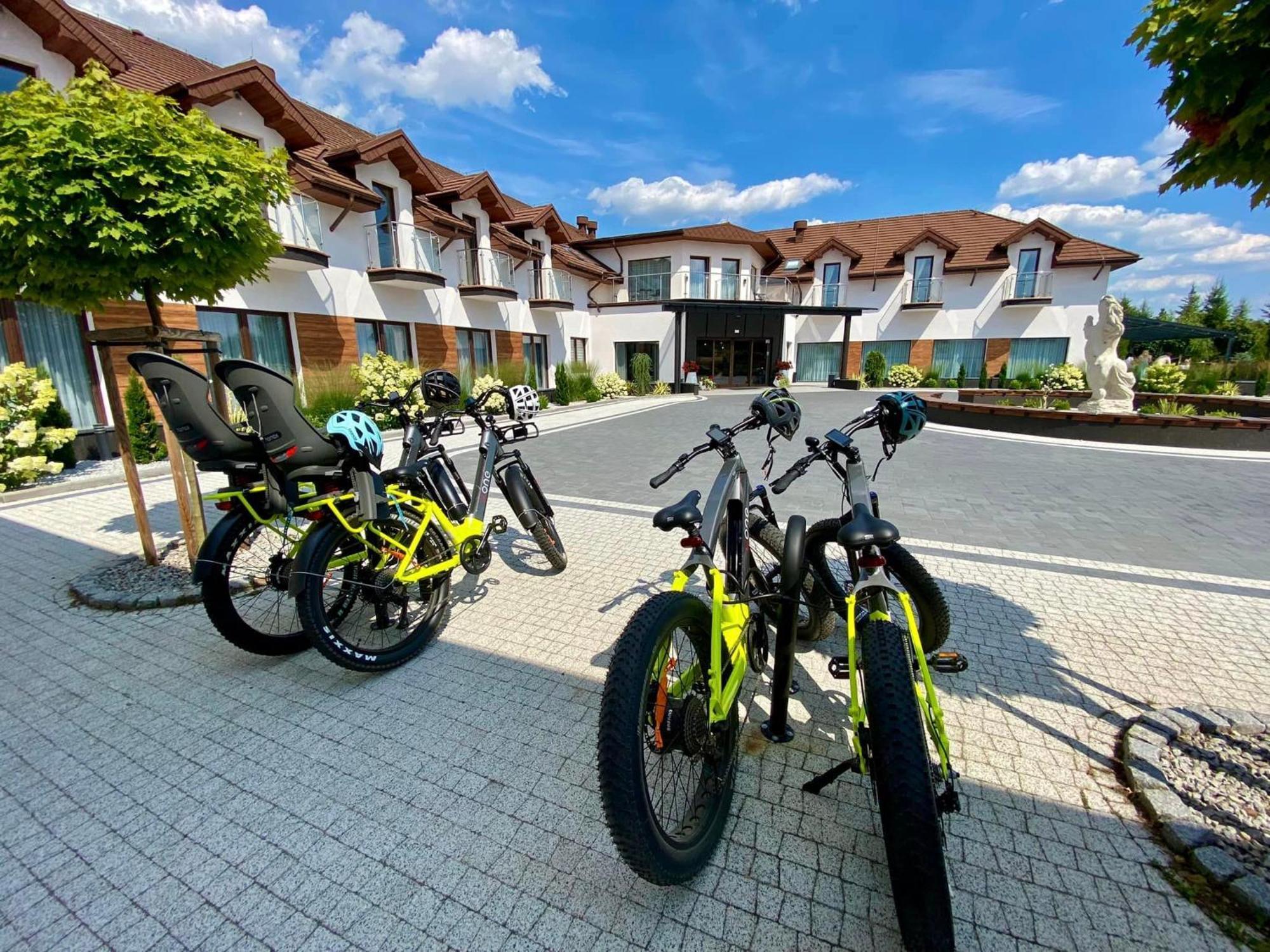 Hotel Sebory Пшасниш Екстериор снимка
